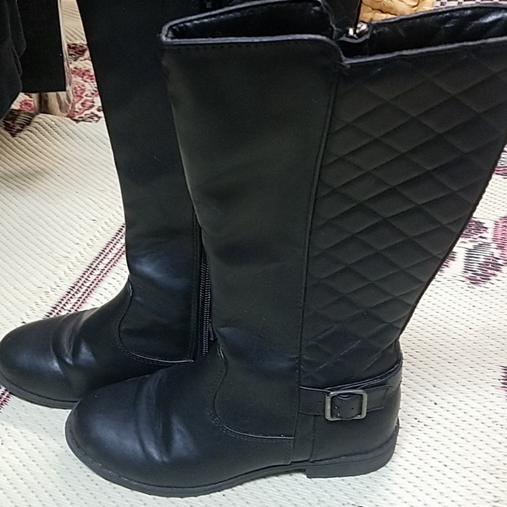 Black boots